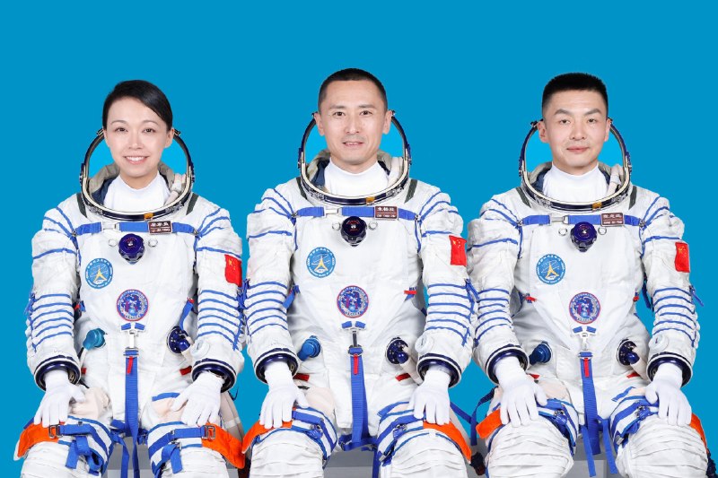 神舟二十三号乘组公布 朱杨柱任指令长 将迎首位港籍航天员神舟二十三号航天员乘组确定，由指令长朱杨柱、航天驾驶员张志远和载荷专家黎家盈组成