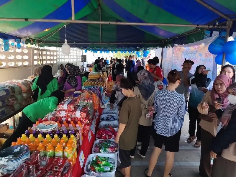 泰国平价商品项目启动，部分商品降价 60% 引发抢购泰国商务部“泰国人帮泰国人，减轻生活成本负担”平价商品项目自 5 月 1 日启动，超 3000 种日常必需品降价，部分商品降幅达 58%–60%