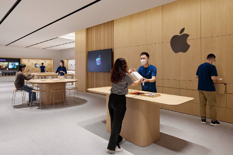 Apple 武汉即将在 5 月 21 日本周六上午 9:30 正式开启营业！这是武汉市，也是整个湖北省的首家 Apple Store 零售店[心]是大中华区第 54 家 Apple Store 零售店