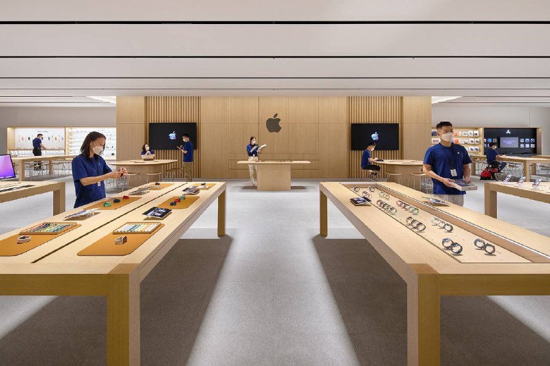 Apple 武汉即将在 5 月 21 日本周六上午 9:30 正式开启营业！这是武汉市，也是整个湖北省的首家 Apple Store 零售店[心]是大中华区第 54 家 Apple Store 零售店