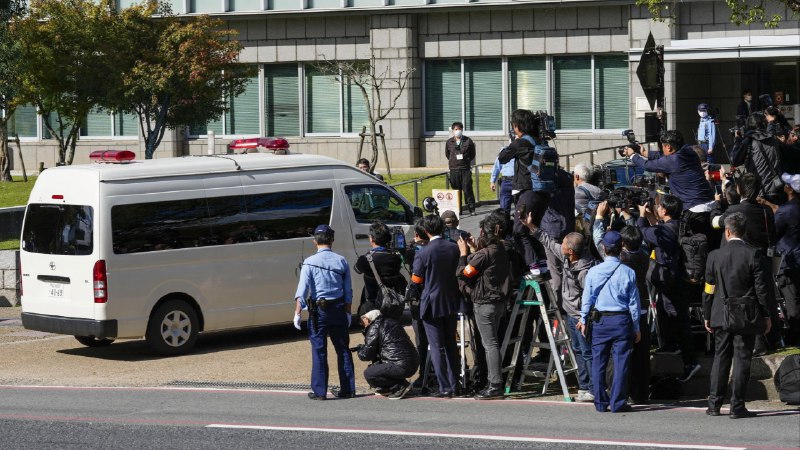 日本前首相安倍晋三遇刺案审判开庭，凶手山上彻也获得意外同情2022 年 7 月遇刺身亡的日本前首相安倍晋三的凶手山上彻也的审判终于在奈良地方法院开庭