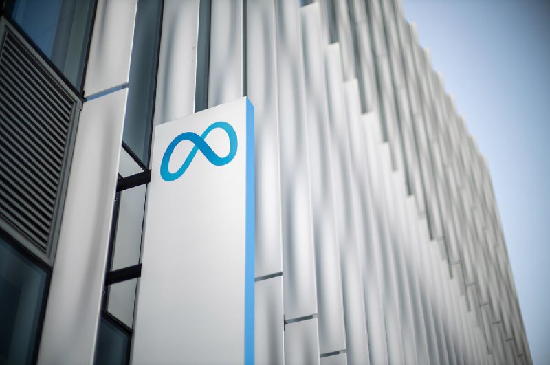  欧盟警告 Meta 开放 WhatsApp 接口，要求允许竞争对手 AI 助手接入欧盟委员会 2 月 9 日向 Meta 发出异议声明，要求其允许竞争对手的 AI 助手接入 WhatsApp 平台，以防止对市场造成“严重且不可挽回的损害”