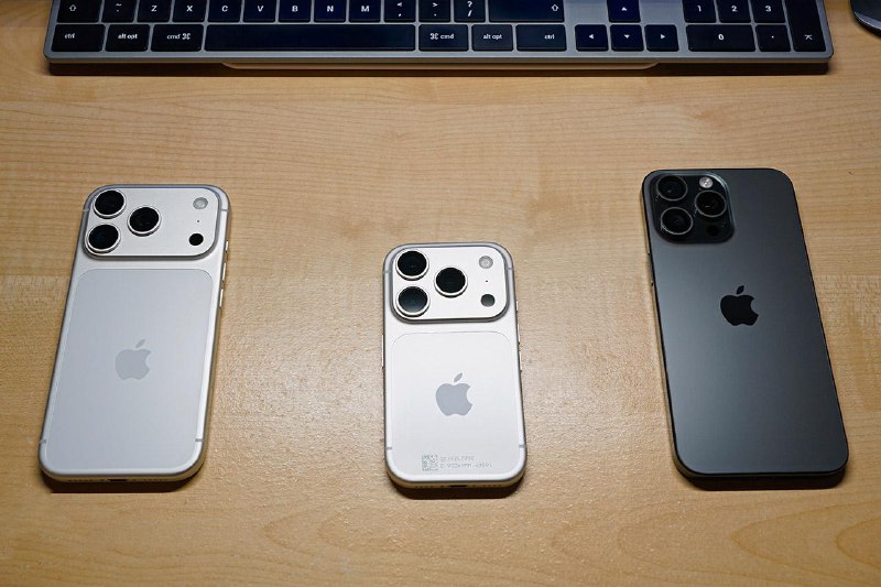  苹果 iPhone 17 Pro Mini 概念渲染图曝光 因电池容量问题胎死腹中有博主在社交平台上爆料，苹果最初考虑发布一款4.7英寸的iPhone 17 Pro mini，但是在DVT阶段，这款设备的开发工作被迫取消，有工程师说“这款设备看起来很荒谬”