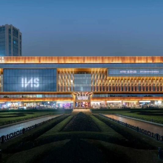 上海黄浦区推出夜间结婚颁证体验项目黄浦区民政局与 INS 新乐园合作，于 11 月 14 日至 22 日每周五周六推出夜间结婚颁证体验项目