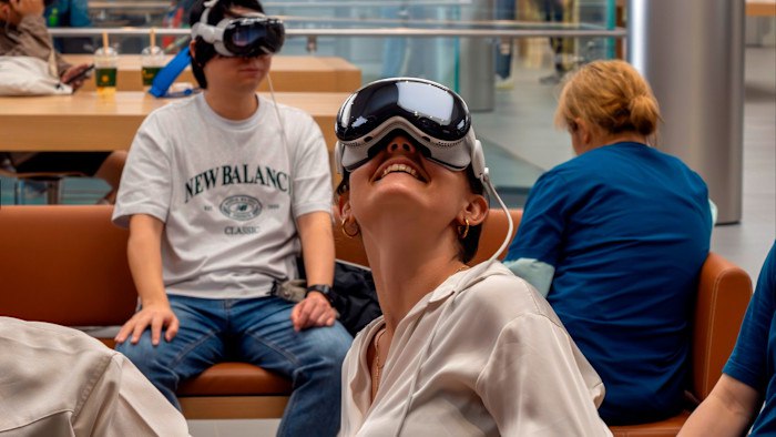  苹果大幅削减 Vision Pro 生产和营销投入苹果公司已大幅缩减其 Vision Pro 头显设备的生产和营销投入