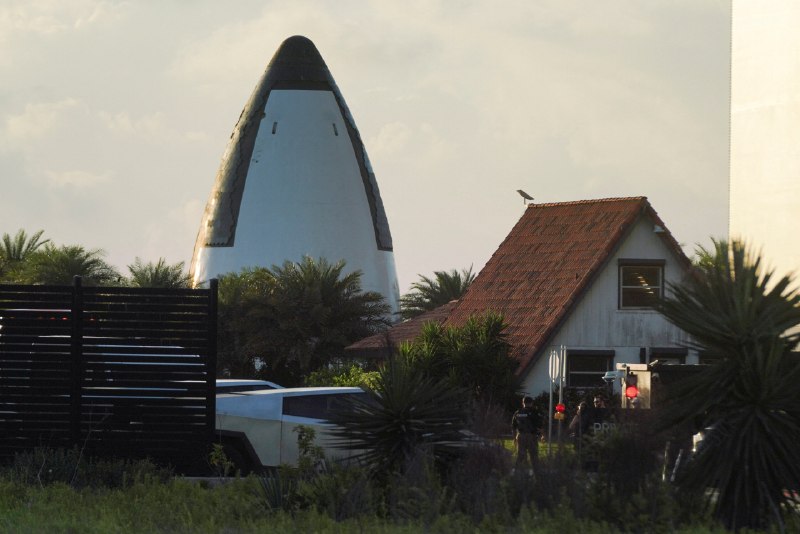 马斯克预计 SpaceX 2030 年收入达 1 万亿美元埃隆·马斯克称，SpaceX 到 2030 年可能实现 1 万亿美元收入，若 2031 年未突破此数他会感到意外