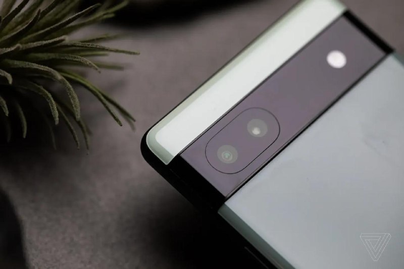  Google将限制Pixel 6a电池性能 以防过热引发火灾Google确认将向部分Pixel 6a手机推送强制更新，电池充电循环达到400次后将自动降低容量与充电速度，以降低过热和起火风险