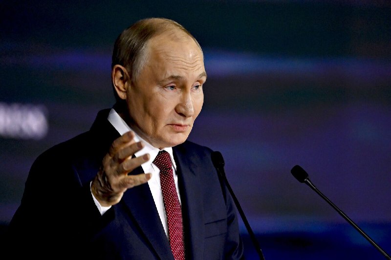 俄罗斯称拟全面封锁 WhatsApp 并限速 Telegram彭博社 2 月 17 日报道，Meta 表示俄罗斯在语音和视频通话持续受干扰数月后，上周开始试图全面封锁 WhatsApp