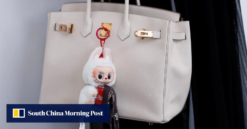 中国学者建议消除“奢侈品恐惧症”以提振消费针对中国消费支出增长乏力的现状，北京大学经济学院教授苏剑（Su Jian）近日撰文指出，公众普遍存在的“奢侈品恐惧症”已成为消费障碍