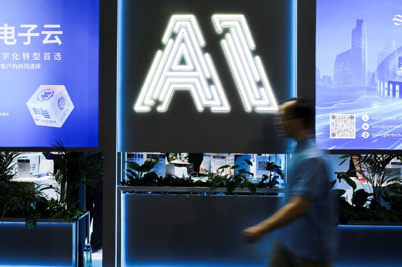 美中经安会称中国数据赋能 AI，建议美国制定国家数据战略美国国会下属美中经济与安全审议委员会 8 月 18 日称，中国正将数据商业化并作为国家战略资产，为 AI 和科技发展提供动力，可能在 AI 竞赛中占优