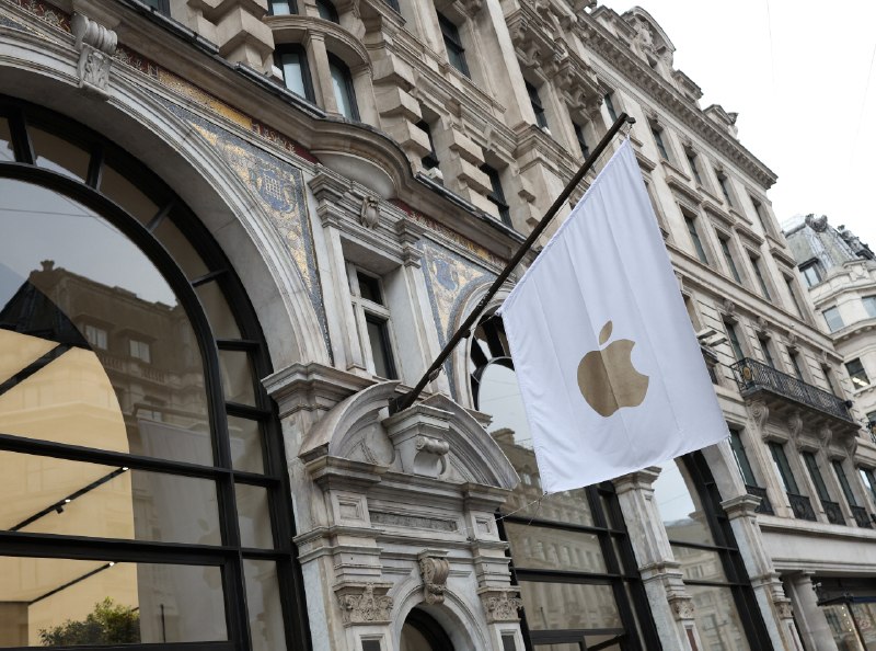 英国拟放宽苹果和 Google 应用支付规则英国竞争与市场管理局 6 月 30 日提议，允许应用开发者把用户引向苹果和 Google 应用商店之外的支付选项，以降低费用并促进竞争