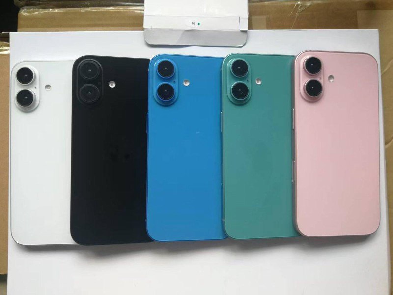 爆料人 Sonny Dickson 曝光了一组最终版 iPhone 16 的模型机图片，同时还包括了新的颜色选项