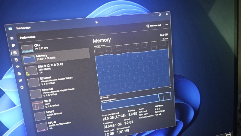  微软建议 Windows 11 资深玩家配备 32GB 内存，推荐 Copilot+ PC 为游戏方案微软在最新营销活动中建议，Windows 11 资深玩家应配备 32GB 内存，普通游戏需求则为 16GB
