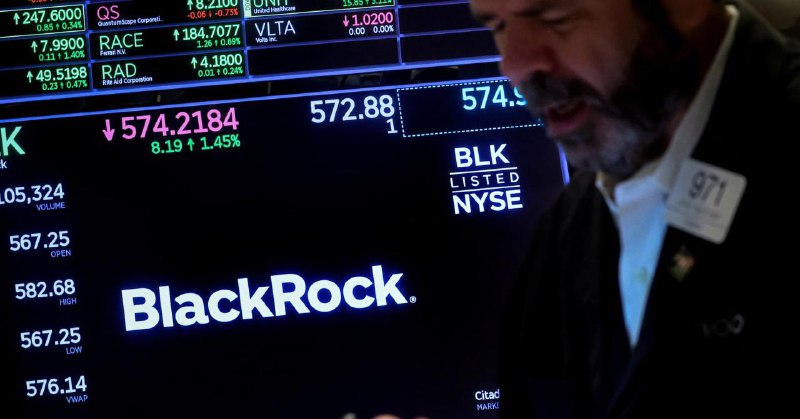 贝莱德限制一只私募信贷基金赎回 引发市场关注据路透等多家媒体最新报道，美国资产管理巨头贝莱德（BlackRock）因近期投资者大幅提出赎回请求，宣布对旗下规模约 260 亿美元的 HPS Corporate Lending Fund 私募信贷基金设置赎回上限，限制本季度可赎回份额不超过 5%
