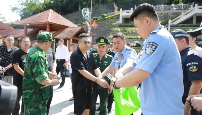 银狐木马案首犯从越南押解回国公安部 7 月 20 日通报，“银狐”木马病毒案首犯潘某君已从越南被押解回国
