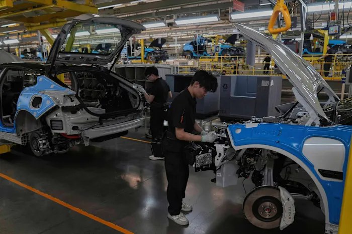 中欧就电动汽车进口争端达成解决方案，欧盟发布价格指导文件中国和欧盟 1 月 12 日宣布，双方已就解决欧盟对中国制造电动汽车进口争端达成一致