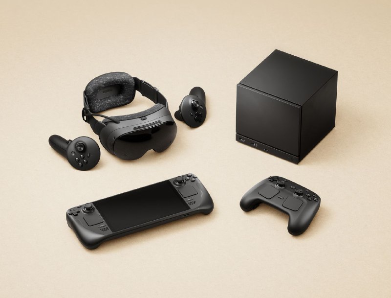 Valve 推出三款全新硬件产品，重塑“Steam”生态版图美国游戏巨头 Valve 于 2025 年 11 月 12 日突然发布三款全新硬件产品，分别是客厅小型主机 Steam Machine、独立式 VR 头显 Steam Frame，以及全新 Steam Controller 手柄