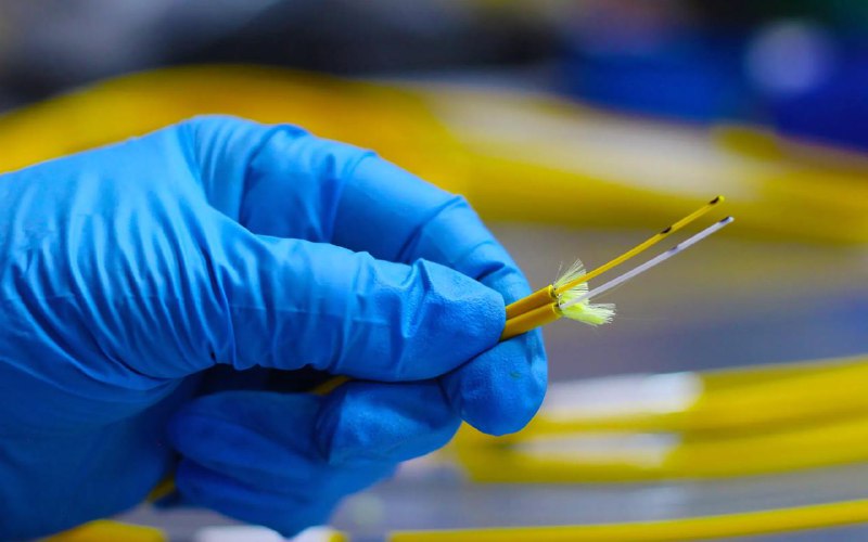 量子传感新技术提升数据安全性和精确度英国萨塞克斯大学研究人员开发出一种新型量子传感技术SQRS（安全量子远程传感），可同时实现高精度测量和数据安全保护