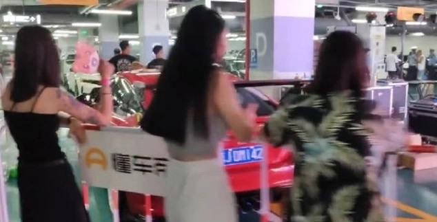 懂车帝否认举办“改装车大会”被执法网络有传言称，懂车帝举办改装车大会，并被执法