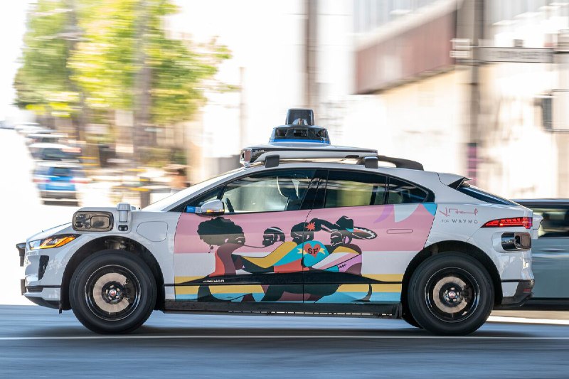 Waymo 成为美国首家在高速公路提供无人驾驶出租车服务的公司Alphabet 旗下的 Waymo 公司周三宣布，将在旧金山、凤凰城和洛杉矶开始提供包含高速公路路段的无人驾驶出租车服务，成为美国首家在高速公路上提供商业化无人驾驶服务的公司