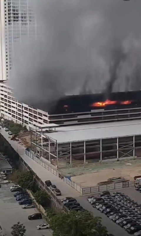 深圳比亚迪坪山园区一立体车库发生火情，官方回应称无人员伤亡2026 年 4 月 14 日 2 时 48 分，深圳市坪山区马峦街道一立体车库发生火情