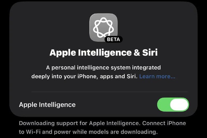 Apple Intelligence 出现大规模故障 可能与安装测试版系统有关今日，多名用户反映 Apple Intelligence 服务陷入持续更新循环，导致原有 Siri 动画频繁出现，相关本地工具无法正常工作