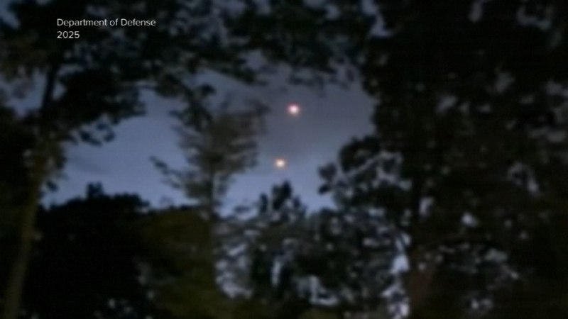 五角大楼再发 UFO 文件：旋转碟、发光球与“土豆”形状物体五角大楼发布第三批 UFO 文件，披露了旋转碟形物、明亮红球、鳞片状“土豆”等奇怪目击报告，但仍未提供外星生命的确凿证据