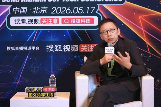 张朝阳：过度依赖 AI 或致思维萎缩，独立写作大脑活跃度高一倍实验显示，不使用工具独立完成写作任务的人大脑活跃度最高，使用 AI 者仅为前者一半