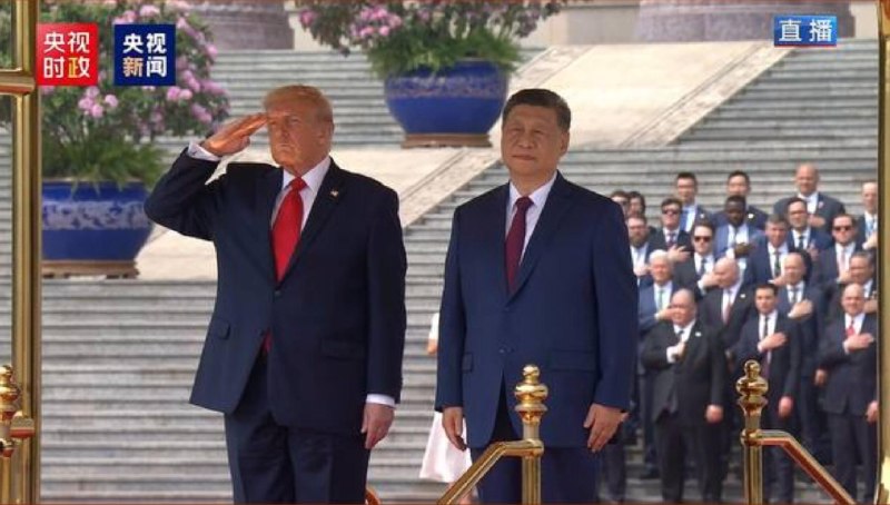 习近平为美国总统特朗普举行欢迎仪式5 月 14 日上午，国家主席习近平在北京人民大会堂东门外广场，为来华进行国事访问的美国总统特朗普举行欢迎仪式