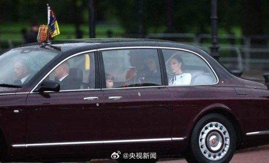 凯特王妃癌症后首次公开露面当地时间15日，英国伦敦，纪念英国国王查尔斯三世生日的皇家阅兵仪式举行