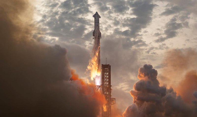 马斯克称星舰4周内将再次试飞据报道，SpaceX创始人埃隆·马斯克5日在社交媒体X上表示，该公司新一代重型运载火箭“星舰”将在4周内进行第五次轨道试飞