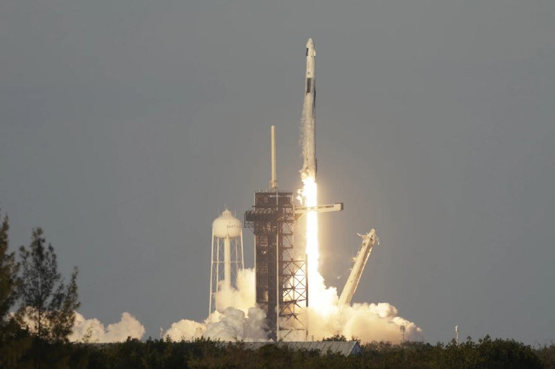 NASA SpaceX Crew-10 成功发射当地时间3月14日晚7点03分，北京时间今天（3月15日）清晨7点03分，美国太空探索技术公司的“猎鹰9”火箭在佛罗里达州肯尼迪航天中心发射升空，把“龙”飞船及4名宇航员送往国际空间站