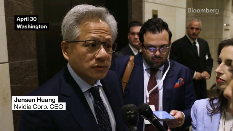 黄仁勋：中美AI差距微小，世界上50%的AI研究人员是中国人英伟达CEO黄仁勋4月30日在华盛顿科技会议上表示，中国在AI领域“并不落后”于美国，两国技术差距很小