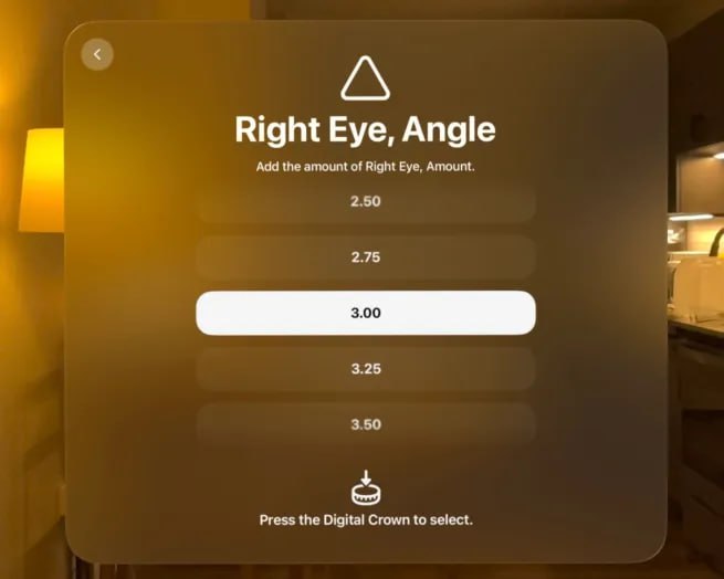 Apple Vision Pro 新增数字棱镜矫正功能苹果在 visionOS 2.6 中为 Vision Pro 新增了数字棱镜矫正功能，解决了此前不支持含棱镜值处方的限制