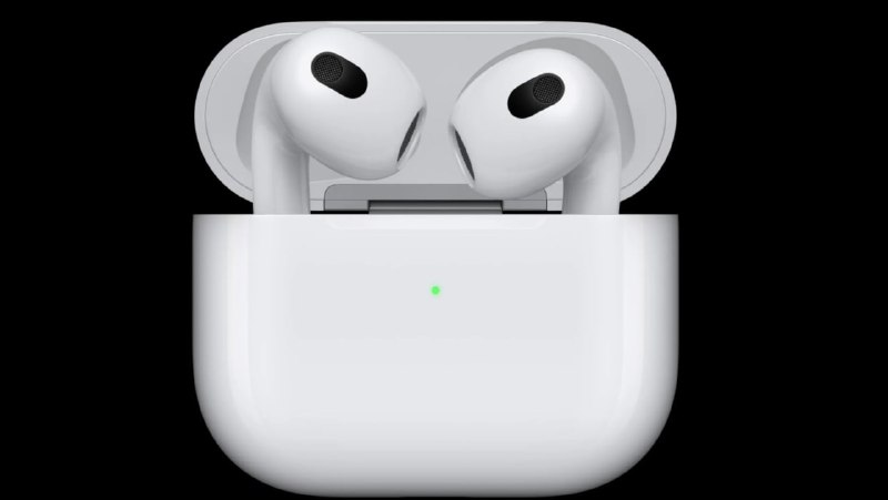 新AirPods Pro耳机确定换成Type-C接口 但接近3000元苹果将在今年9月发布Phone 14时一起发布AirPods Pro 2耳机，而这款耳机将会有心率检测、助听器等功能，而且接口不再是lightning，而是Type-C接口，这也是苹果在平板以外第二款改用Type-C接口的产品