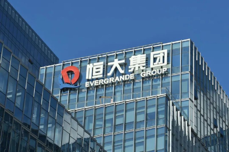 恒大地产未能清偿的到期债务共2775亿人民币恒大星期四（8月31日）晚间在港交所发布公告，截至7月底，恒大地产涉及未能清偿的到期债务累计约2775.01亿元，逾期商票累计约2075亿元