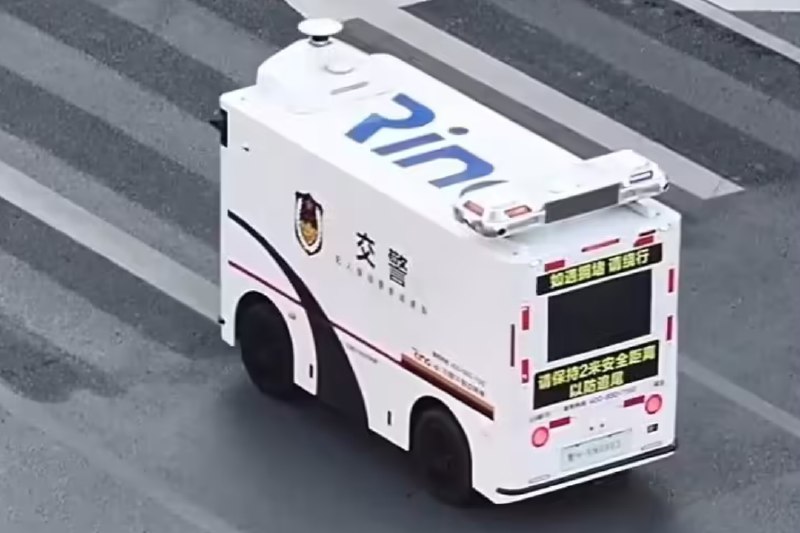 合肥高新区投用无人驾驶巡逻车治理违停安徽合肥高新区在蜀西湖周边区域投入无人驾驶智能巡逻车，利用移动巡检系统对违法停车进行智能化管理