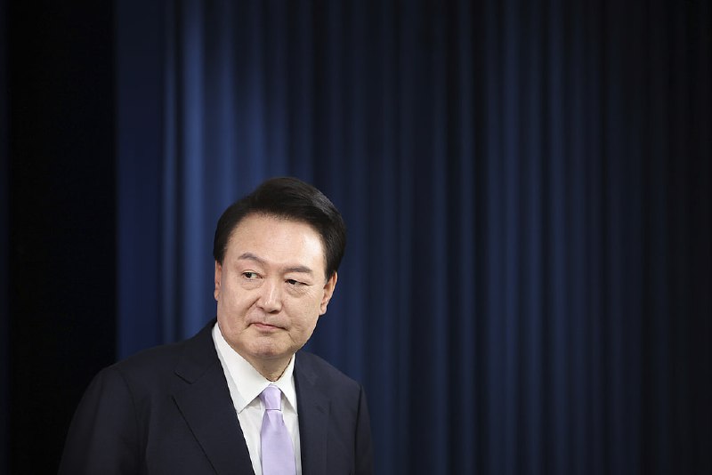 韩国国会通过决议案 要求迅速逮捕尹锡悦当地时间12月10日，韩国国会通过要求迅速逮捕总统尹锡悦的决议案