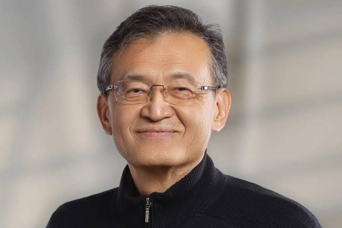 英特尔任命陈立武为新任CEO，盘后股价大涨超10%当地时间周三，英特尔宣布任命现年 65 岁的陈立武为下一任首席执行官，自 3 月 18 日起生效