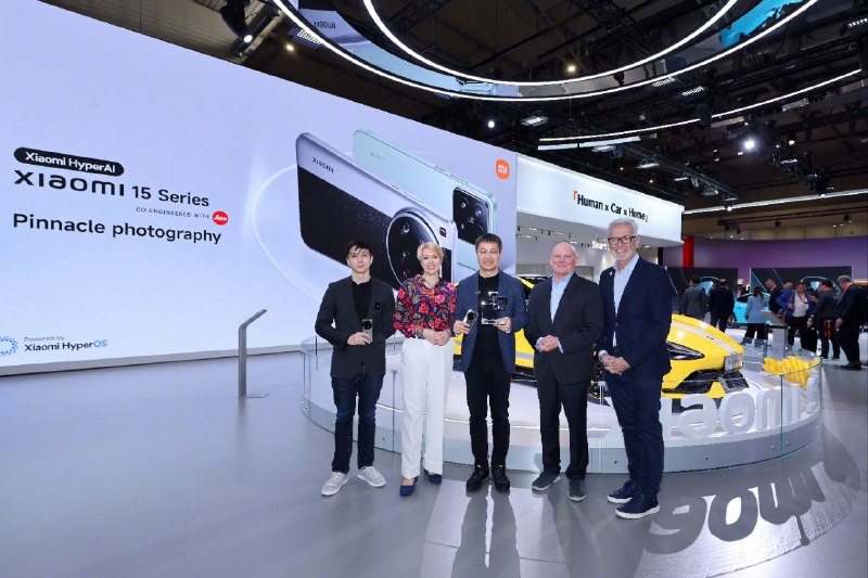 小米15 Ultra 斩获 MWC2025 “最佳展品”大奖，国产旗舰登顶国际舞台在巴塞罗那举行的2025世界移动通信大会（MWC）上，小米15 Ultra凭借创新设计与技术突破，获GSMA颁发的“Best in Show”奖项
