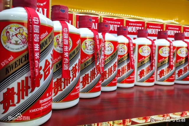 茅台官方新电商平台“随时可能上线”！茅台在半年前“秘密”启动新电商开发计划，目前初期工作基本完成，其官方新电商平台将“随时可能上线”