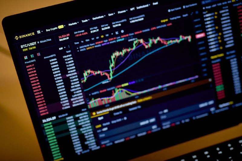 印度将封锁加密货币交易所 Binance、Kraken 网站负责审查金融交易的印度政府机构金融情报部门周四表示，币安、Kraken、Kucoin 和 Mexc 等 9 家全球加密货币交易所在该国“非法”运营，未遵守当地反洗钱法，并要求印度监管机构IT部封锁他们的网站