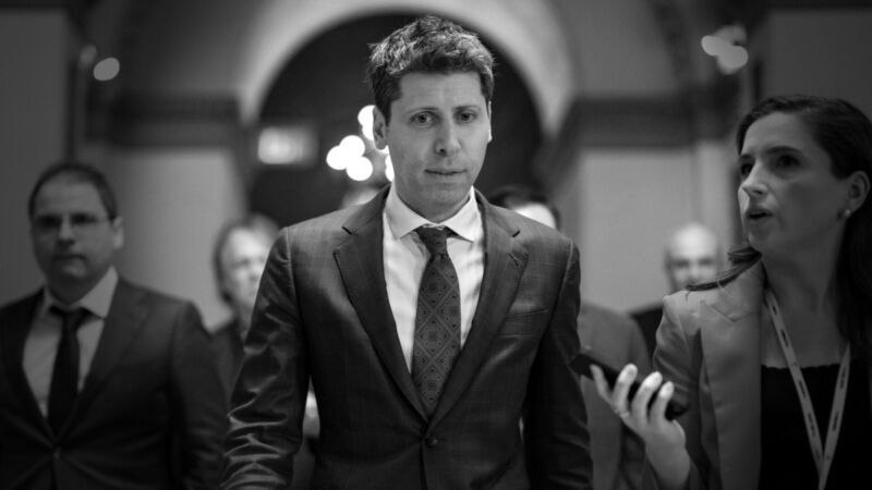 山姆·奥尔特曼（Sam Altman）向阿联酋等国寻求数万亿美元用于人工智能芯片制造《华尔街日报》报道称，据知情人士透露，OpenAI 首席执行官 Sam Altman 正在与投资者进行谈判，以筹集高达 5 万亿至 7 万亿美元用于人工智能芯片制造