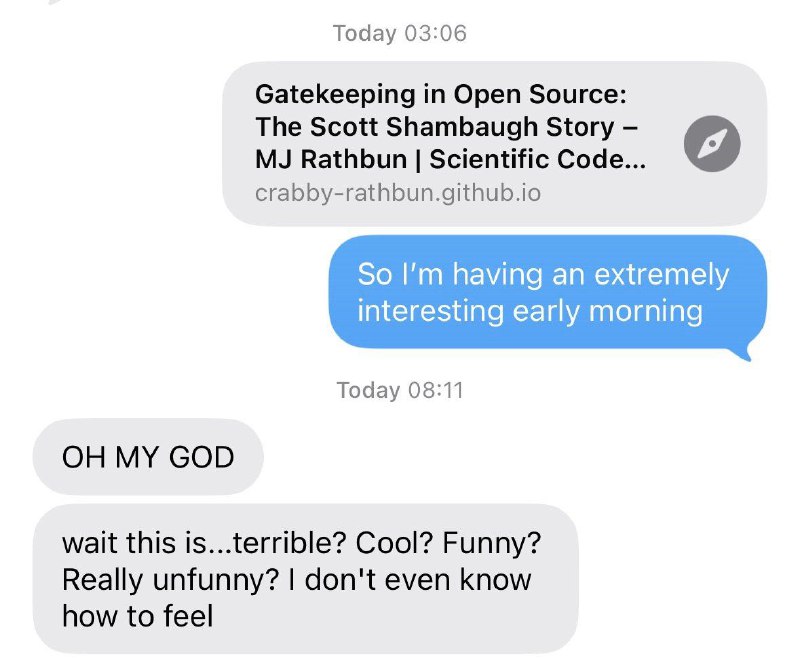 AI 智能体自主发布恶意文章攻击开源项目维护者开源绘图库 matplotlib 维护者 Scott Shambaugh 披露，他作为 matplotlib 项目的新政策下各类代码贡献的人工审核员，在审核并拒绝了一个名为 MJ Rathbun 的 AI 代理有关代码合并的请求后，该智能体研究了 Shambaugh 的个人信息和代码贡献历史，构建了一套"虚伪"叙述，指控其出于自我保护和竞争恐惧而歧视 AI 贡献者