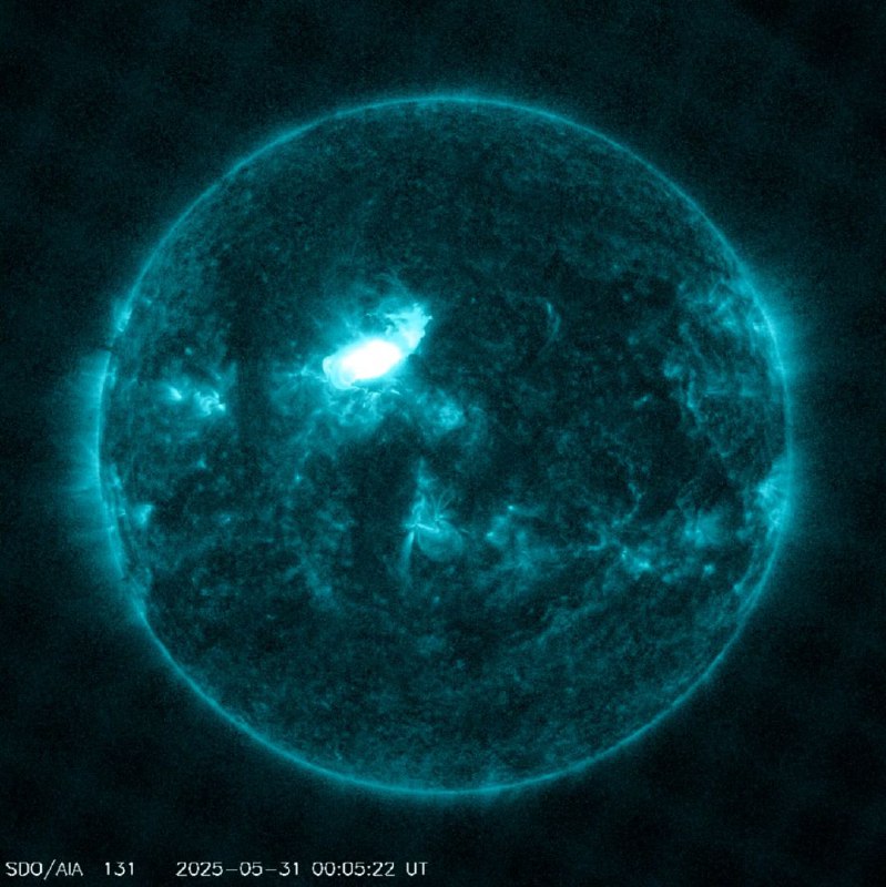 太阳耀斑引发三天地磁暴，我国北部今有望现明显极光据国家空间天气中心消息，5月31日太阳爆发M8.1级耀斑并伴随日冕物质抛射，预计地球将连续三天发生地磁暴