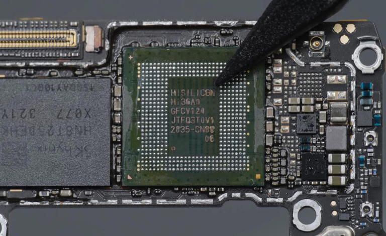 中芯国际正在为华为5nm SoC建立新生产线 最早今年投产华为最终将过渡到更先进的 5 纳米芯片组，它的目标是摆脱外来元素，并希望在中芯国际的帮助下实现这一目标