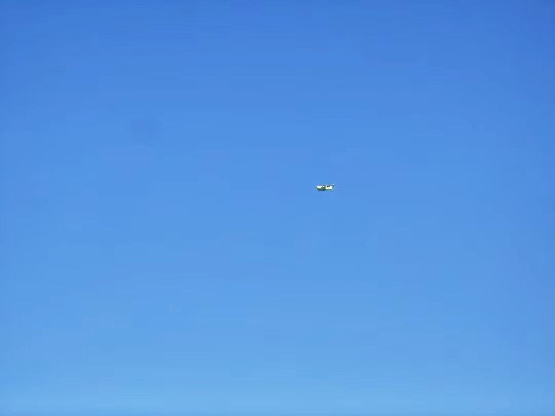 今日疑似西飞研制空警-3000（基于运20平台）进行首飞网传空警-3000在技术方面所采用的雷达是来自世界最先进的有源电子相控阵讷的蒙皮式雷达，这也让机体的重量有所下降，增油量也大大加多，航行速度加快，航程更远