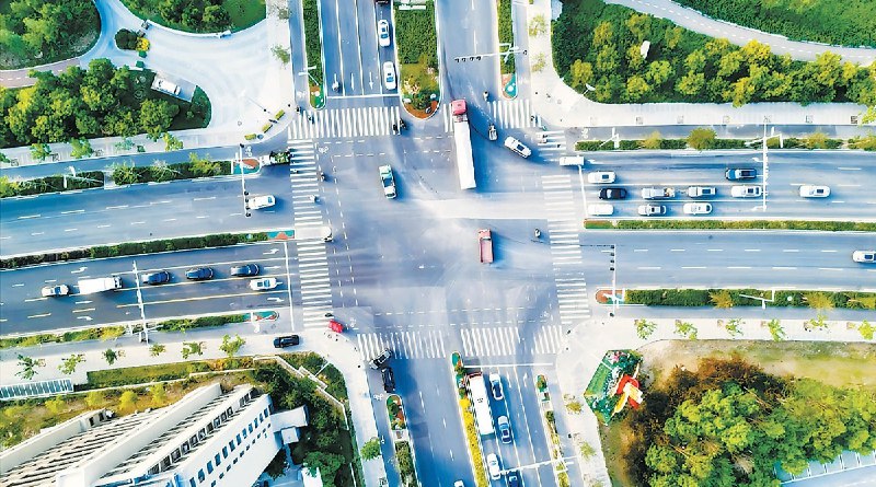 中国电信在雄安新区启用 AI 红绿灯系统中国电信宣布，其与交通管理部门联合推出的 AI 红绿灯已在雄安新区容东片区数字道路正式启用