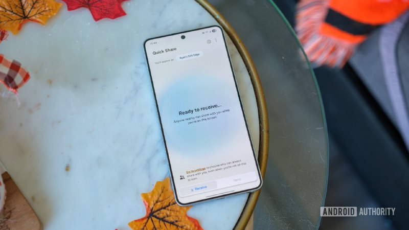 One UI 8.5或将重新引入类似于Android Beam的NFC文件分享功能三星可能正在开发基于NFC的Quick Share文件分享功能，该实验性功能将允许用户通过将设备靠近来启动文件传输，类似于过去的Android Beam功能