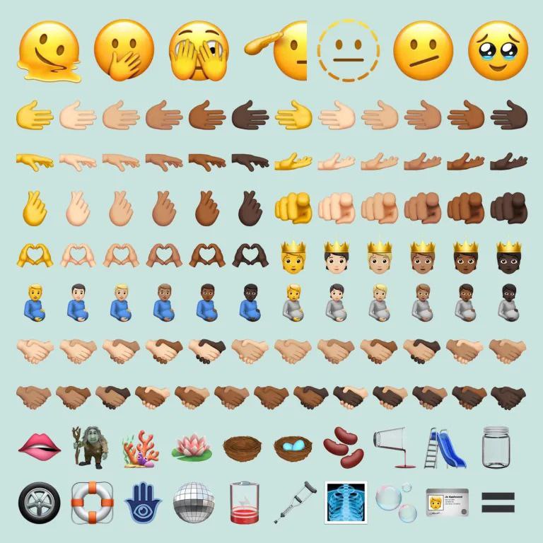 iOS15.4更新包括：* 戴口罩的面容ID解锁（图1）* 通用控制（Universal Control）* 新的emoji表情（图2）* 捷径自动化关闭横幅通知* 新的Siri语音* 钥匙串密码添加备注等iOS15.4更新包括：* 戴口罩的面容ID解锁（图1）* 通用控制（Universal Control）* 新的emoji表情（图2）* 捷径自动化关闭横幅通知* 新的Siri语音* 钥匙串密码添加备注等